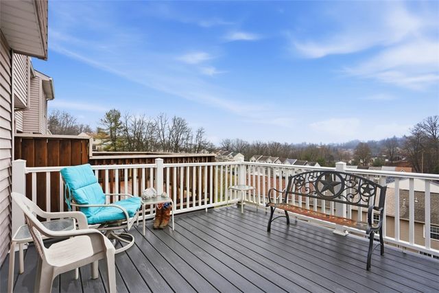 313 Hamlet Ct, Baldwin Boro, PA 15227