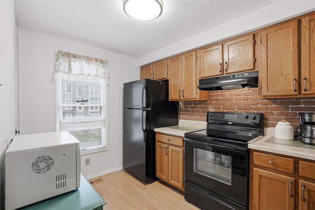 313 Hamlet Ct, Baldwin Boro, PA 15227