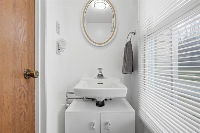 313 Hamlet Ct, Baldwin Boro, PA 15227