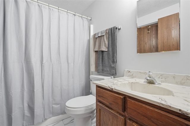 313 Hamlet Ct, Baldwin Boro, PA 15227