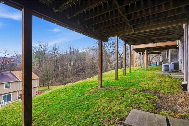 313 Hamlet Ct, Baldwin Boro, PA 15227