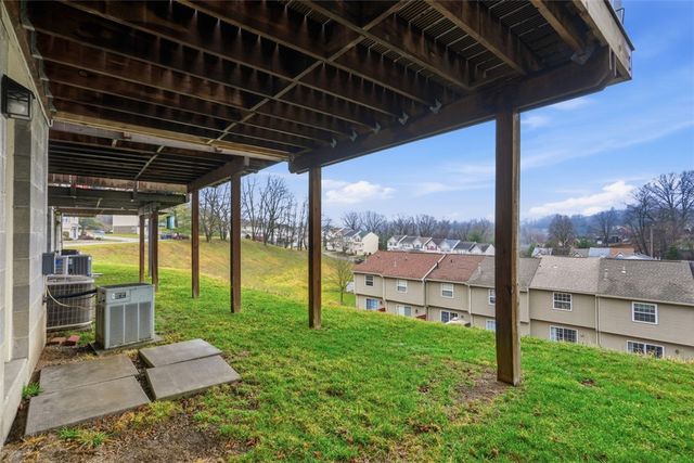 313 Hamlet Ct, Baldwin Boro, PA 15227