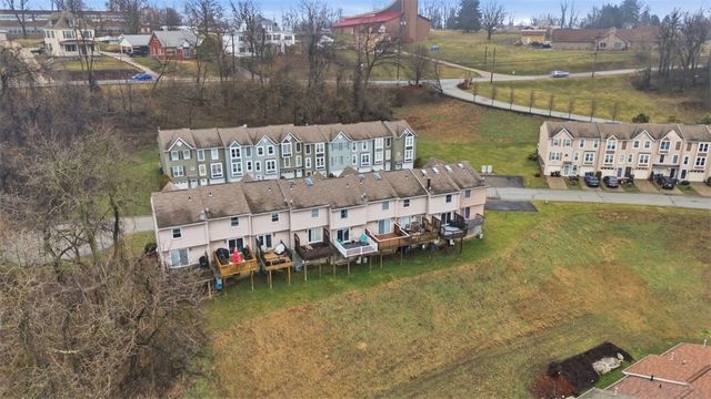 313 Hamlet Ct, Baldwin Boro, PA 15227