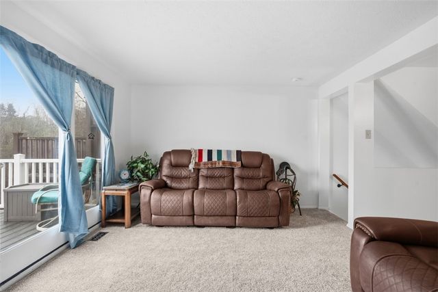 313 Hamlet Ct, Baldwin Boro, PA 15227