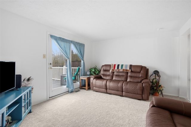 313 Hamlet Ct, Baldwin Boro, PA 15227