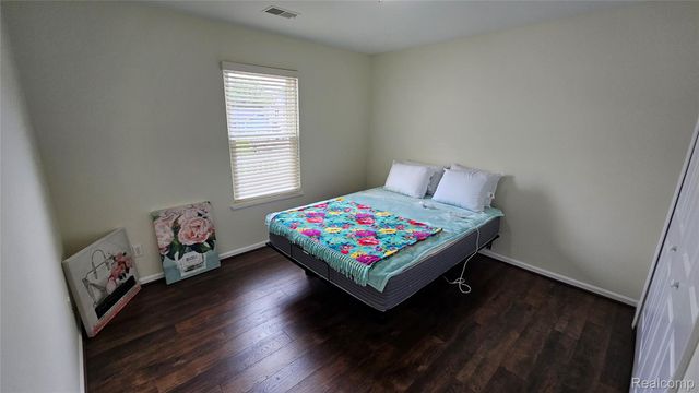 4489 Home Town 32, Flint Charter Township, MI 48506