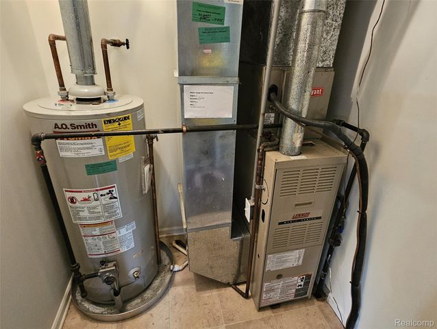 4489 Home Town 32, Flint Charter Township, MI 48506