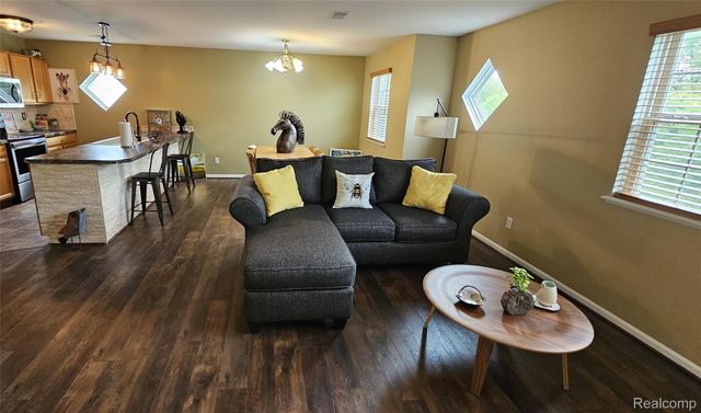 4489 Home Town 32, Flint Charter Township, MI 48506