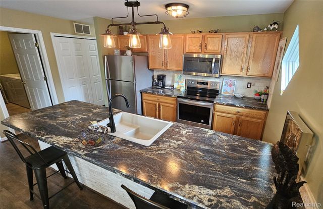 4489 Home Town 32, Flint Charter Township, MI 48506