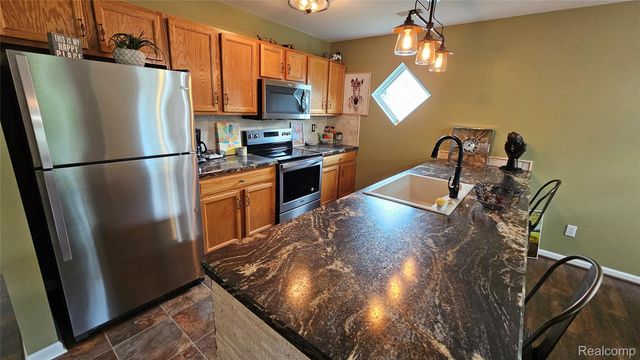 4489 Home Town 32, Flint Charter Township, MI 48506