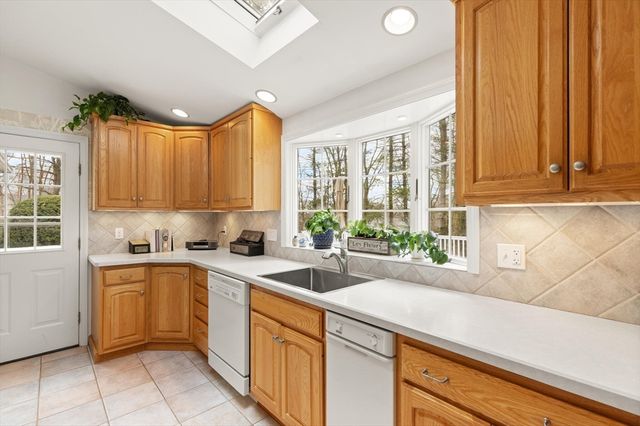 63 Blacksmith Dr, Sudbury, MA 01776