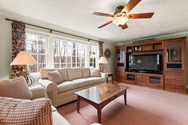 63 Blacksmith Dr, Sudbury, MA 01776