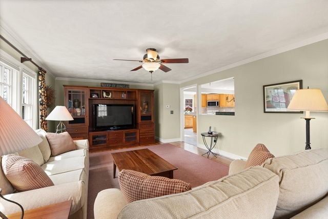 63 Blacksmith Dr, Sudbury, MA 01776