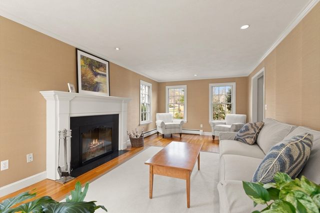 63 Blacksmith Dr, Sudbury, MA 01776