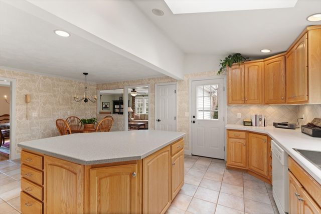 63 Blacksmith Dr, Sudbury, MA 01776