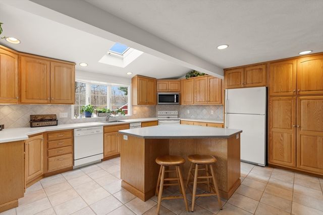 63 Blacksmith Dr, Sudbury, MA 01776