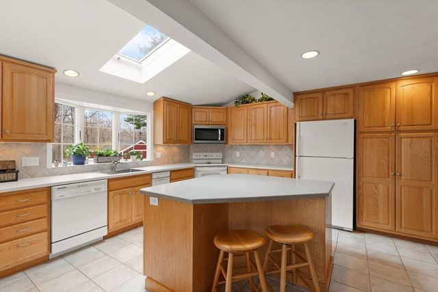 63 Blacksmith Dr, Sudbury, MA 01776