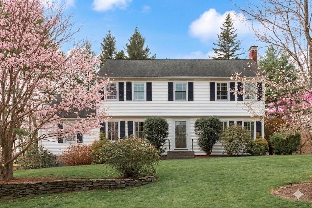 63 Blacksmith Dr, Sudbury, MA 01776