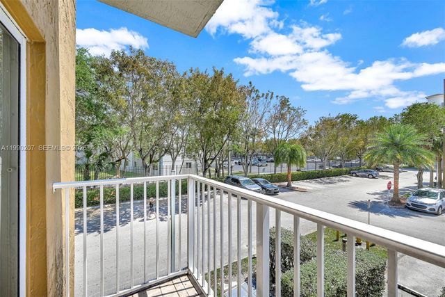 11040 SW 196th St 208, Cutler Bay, FL 33157