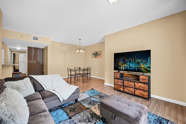 11040 SW 196th St 208, Cutler Bay, FL 33157