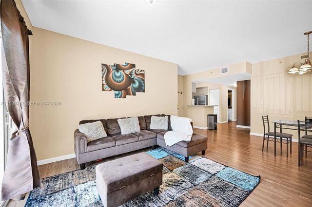 11040 SW 196th St 208, Cutler Bay, FL 33157