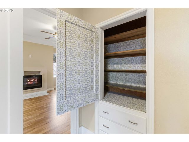 1241 Nw COUCH St, Camas, WA 98607