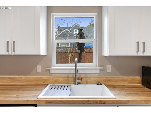 1241 Nw COUCH St, Camas, WA 98607