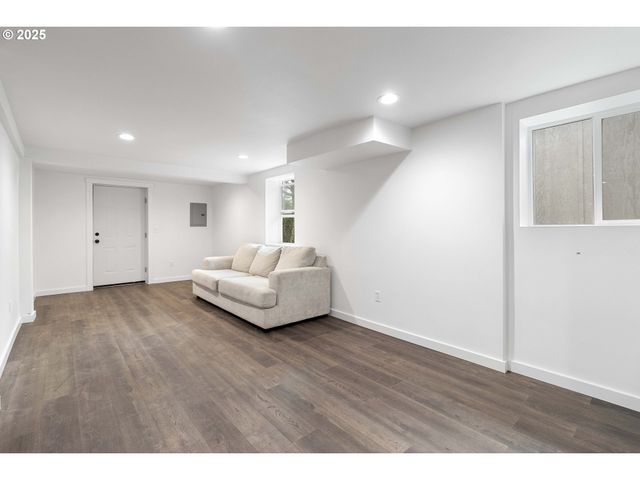 1241 Nw COUCH St, Camas, WA 98607