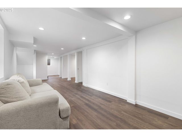 1241 Nw COUCH St, Camas, WA 98607