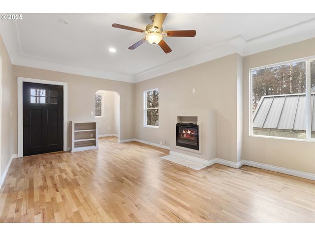 1241 Nw COUCH St, Camas, WA 98607