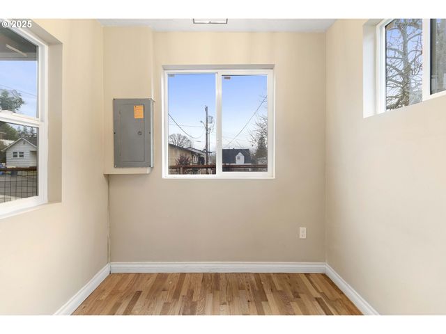 1241 Nw COUCH St, Camas, WA 98607