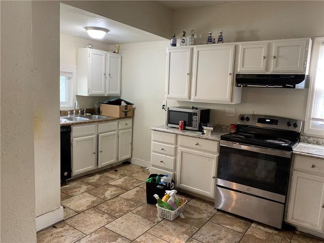 3821 VIRGINIA Avenue, Kansas City, MO 64109