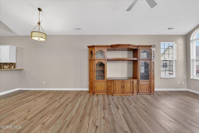 8329 Ledgestone Avenue, Sylvania, OH 43560