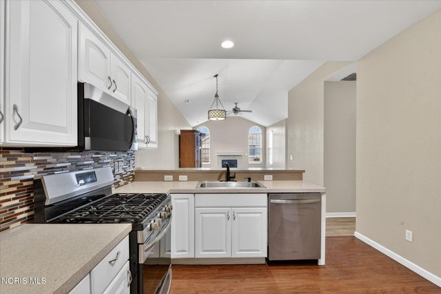 8329 Ledgestone Avenue, Sylvania, OH 43560