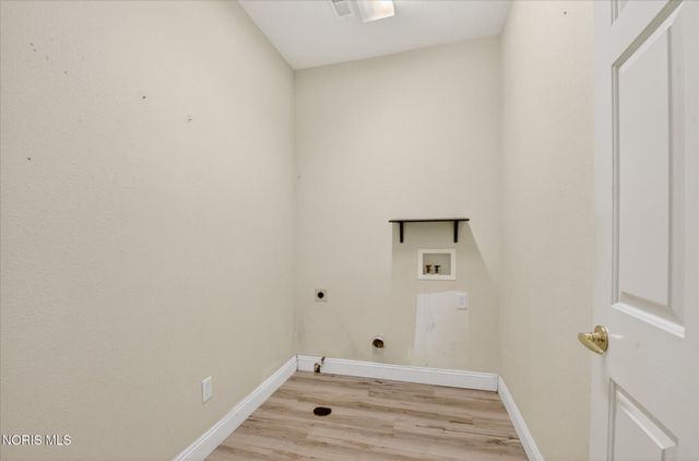 8329 Ledgestone Avenue, Sylvania, OH 43560