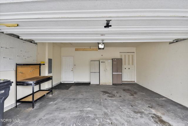 8329 Ledgestone Avenue, Sylvania, OH 43560