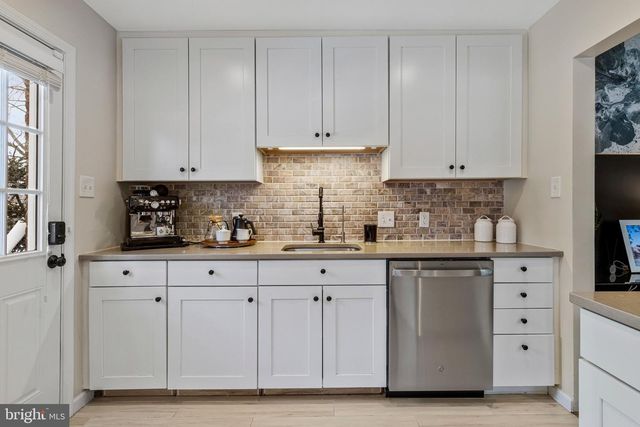 1703 TRENTON DR, Alexandria, VA 22308