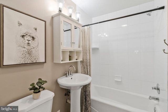 1703 TRENTON DR, Alexandria, VA 22308