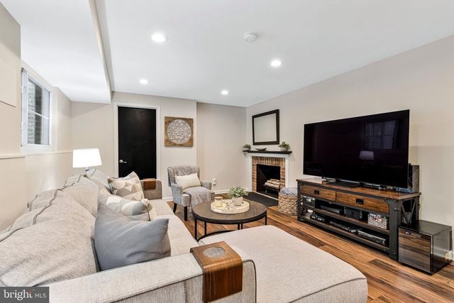 1703 TRENTON DR, Alexandria, VA 22308