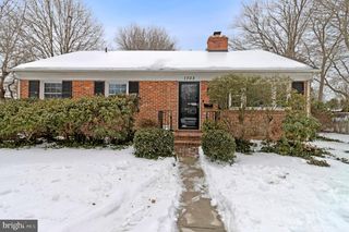 1703 TRENTON DR, Alexandria, VA 22308