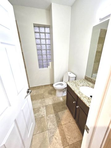 2419 W MADISON Street 3, Chicago, IL 60612
