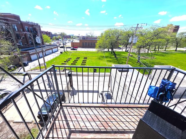 2419 W MADISON Street 3, Chicago, IL 60612