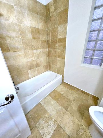 2419 W MADISON Street 3, Chicago, IL 60612