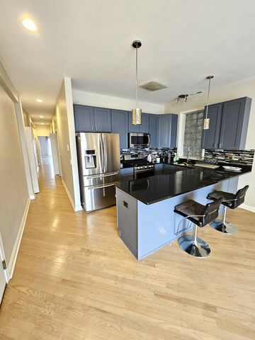 2419 W MADISON Street 3, Chicago, IL 60612