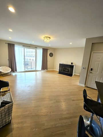 2419 W MADISON Street 3, Chicago, IL 60612