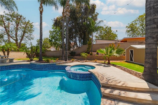 4758 Mount Abbott, Jurupa Valley, CA 92509