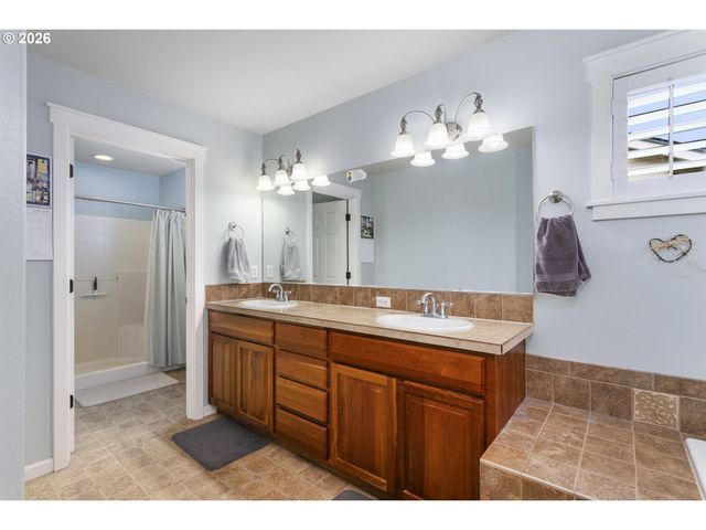 1326 51ST St, Washougal, WA 98671