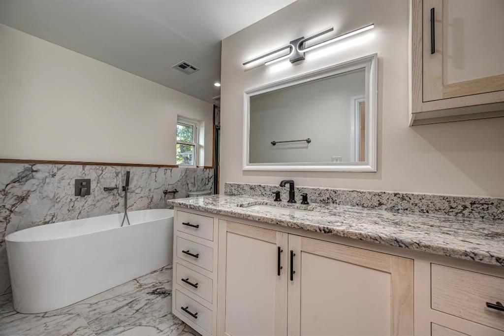 Image 17 of property listing at 3325 S Lightner Lane, Oklahoma City, OK 73179