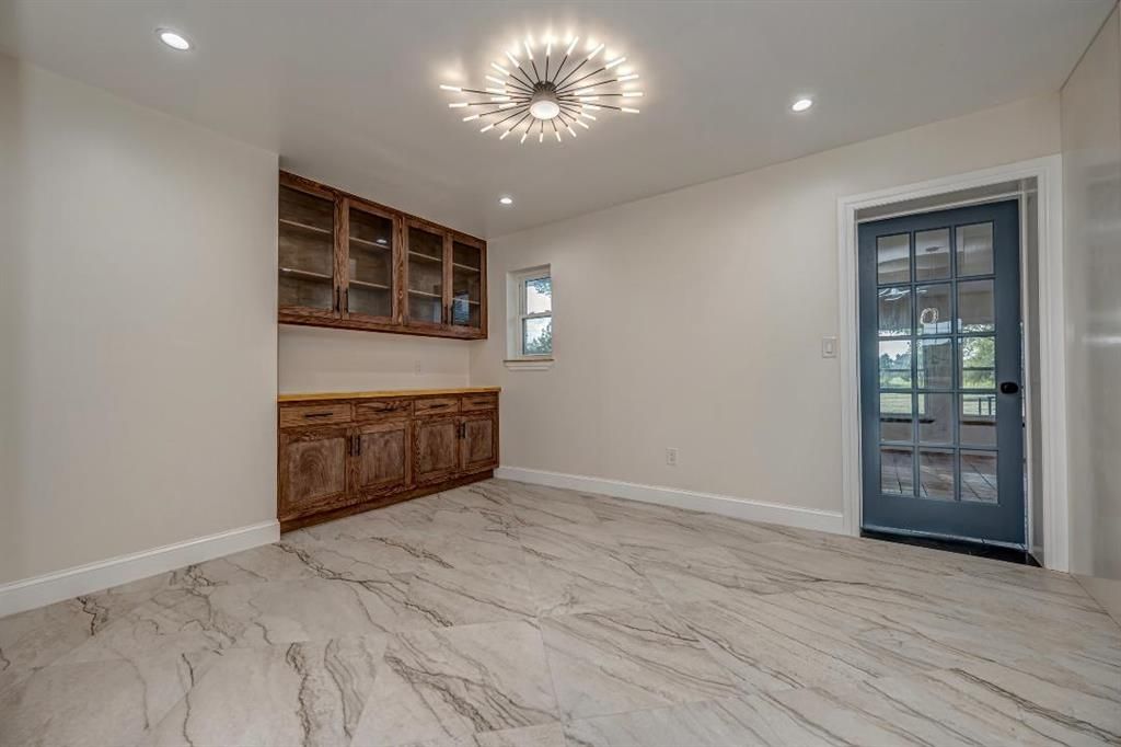 Image 6 of property listing at 3325 S Lightner Lane, Oklahoma City, OK 73179