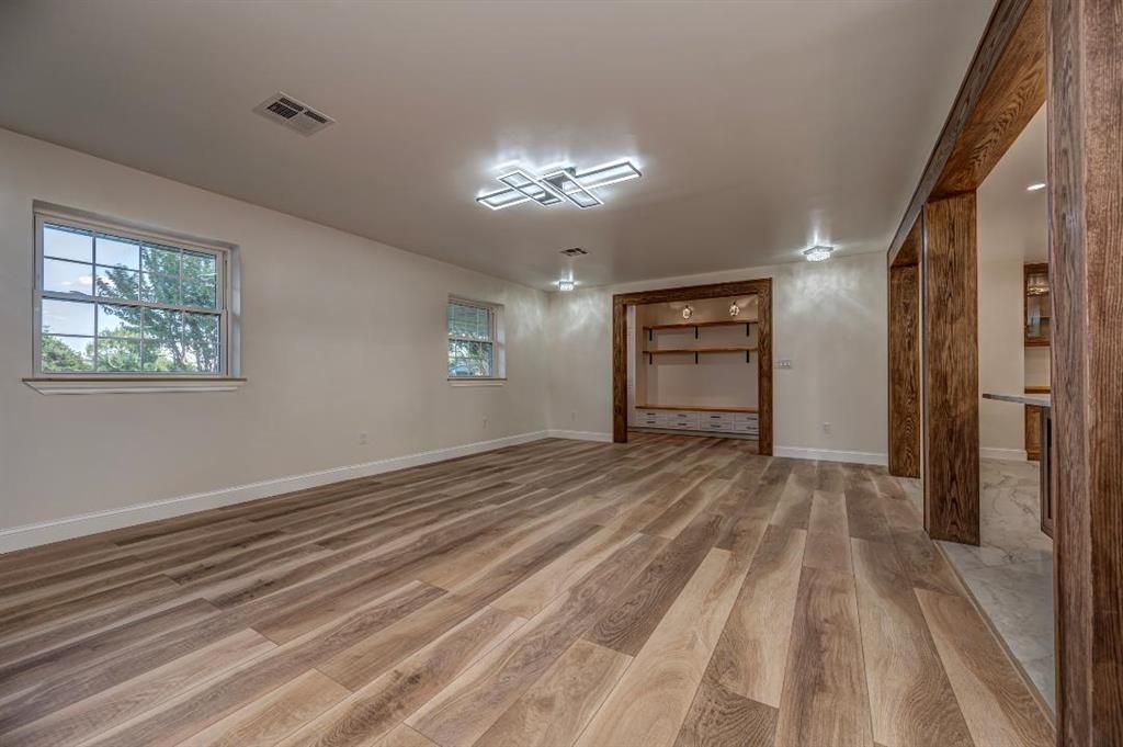 Image 9 of property listing at 3325 S Lightner Lane, Oklahoma City, OK 73179